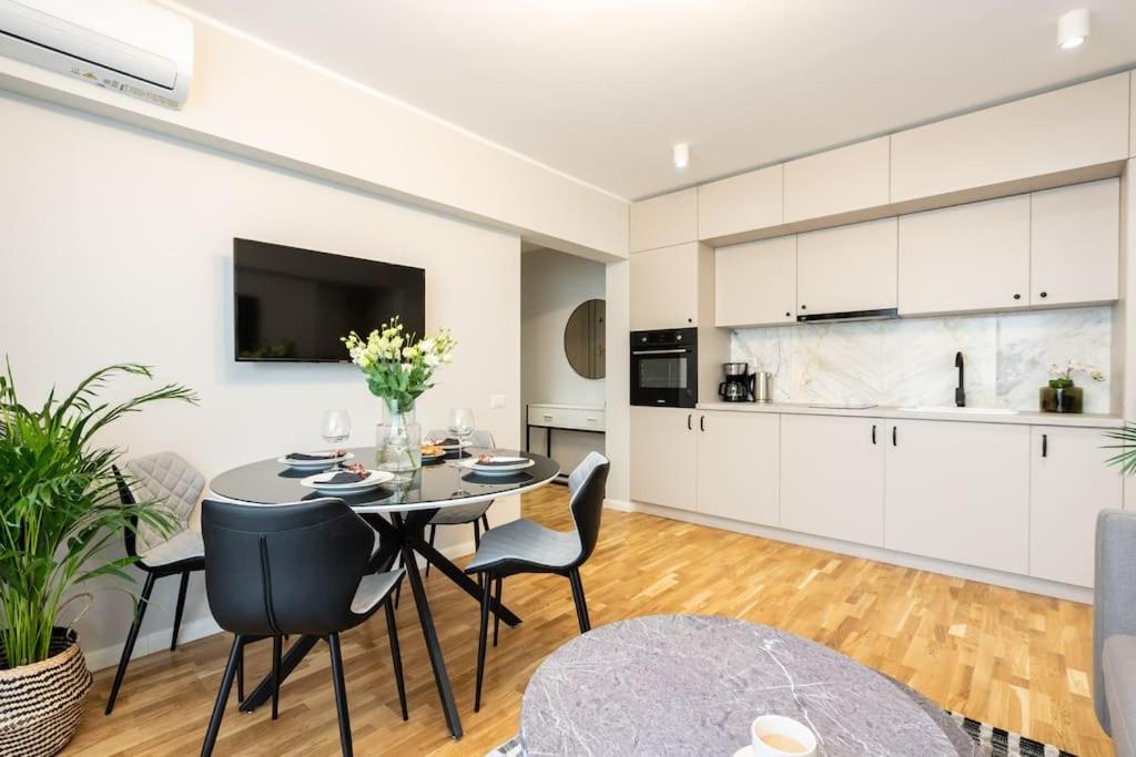 Sunny 2Br Flat - Top Location - Stunning Views Bukarest Exterior foto