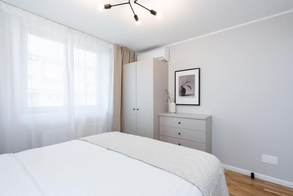 Sunny 2Br Flat - Top Location - Stunning Views Bukarest Exterior foto