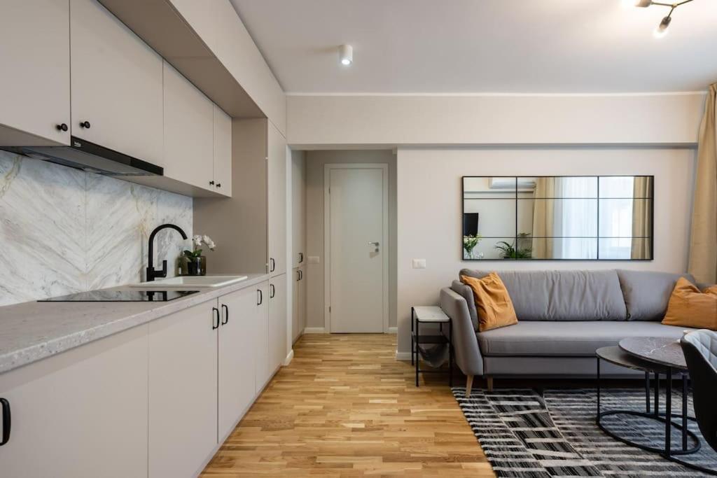 Sunny 2Br Flat - Top Location - Stunning Views Bukarest Exterior foto